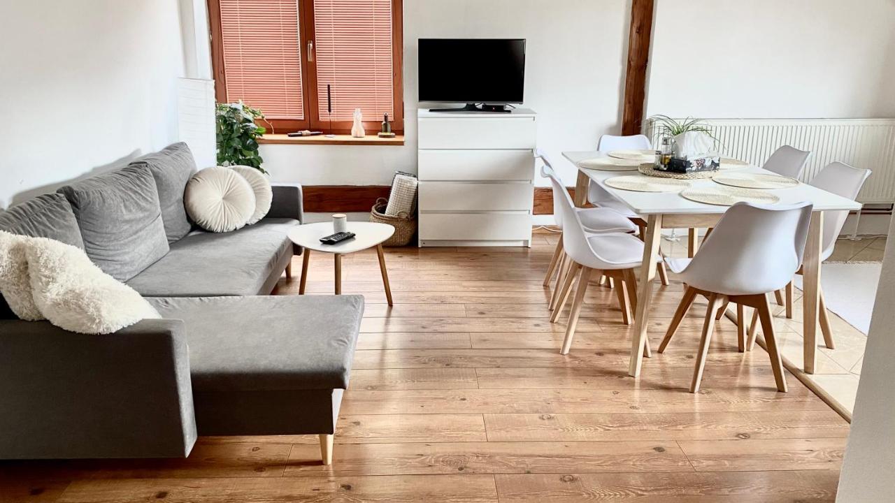 Sunny Attic Apartment ズヴォレン エクステリア 写真